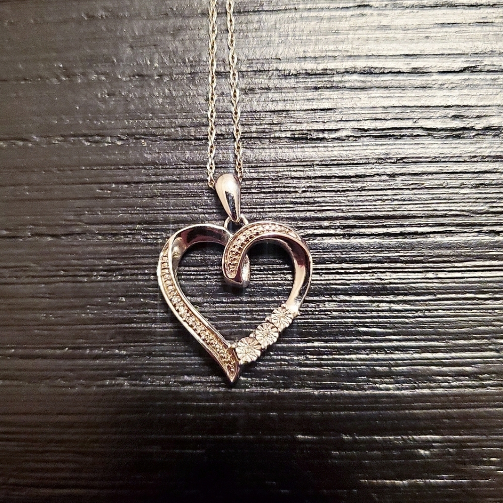 925 Sterling Silver Rhinestone Heart Necklace